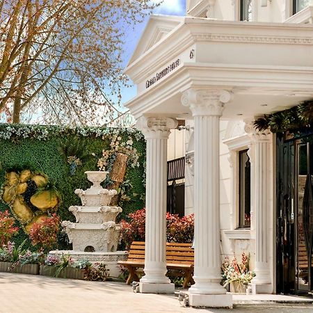 Grand Sapphire Hotel & Banqueting Croydon Exterior foto