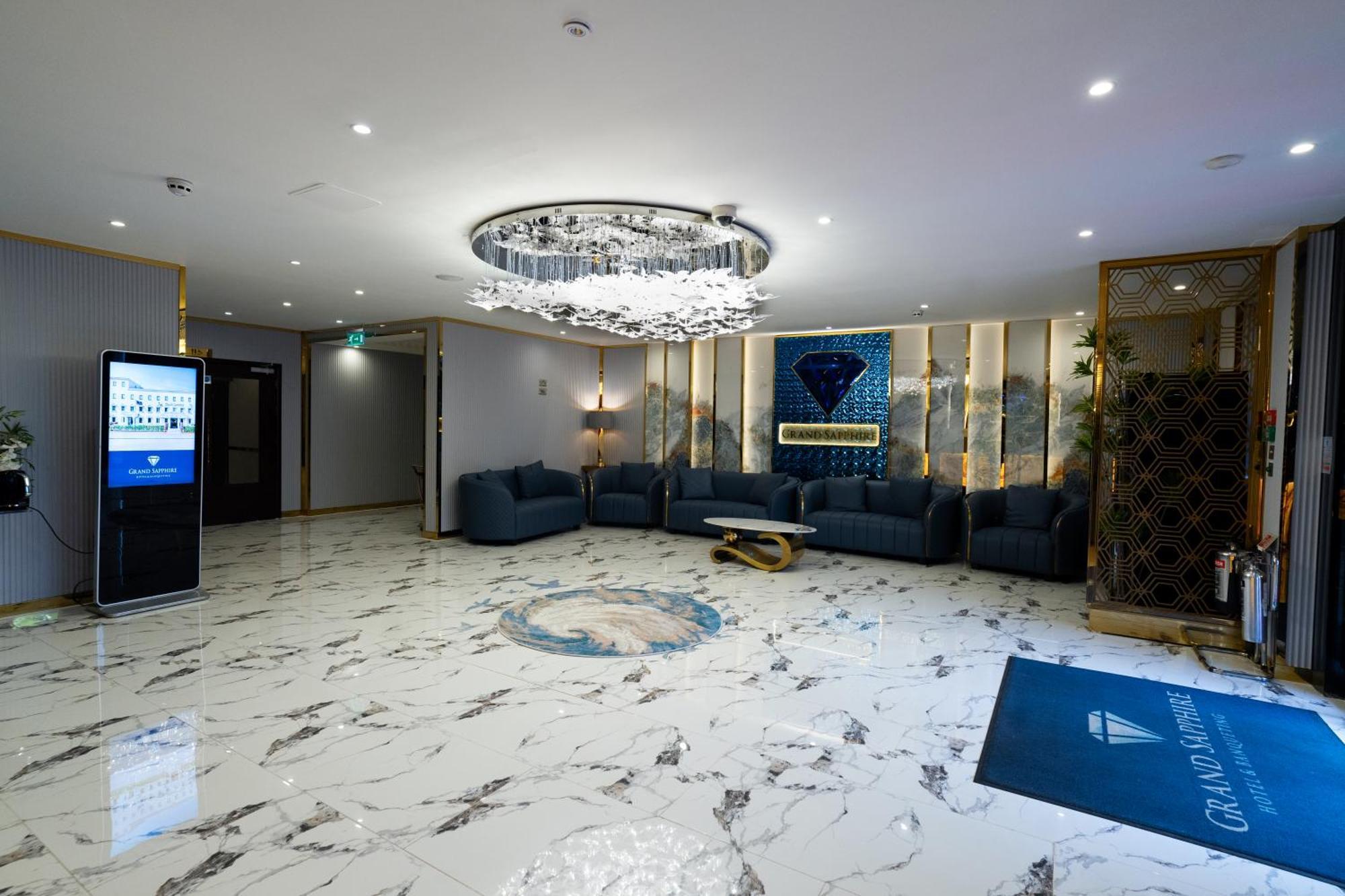 Grand Sapphire Hotel & Banqueting Croydon Exterior foto