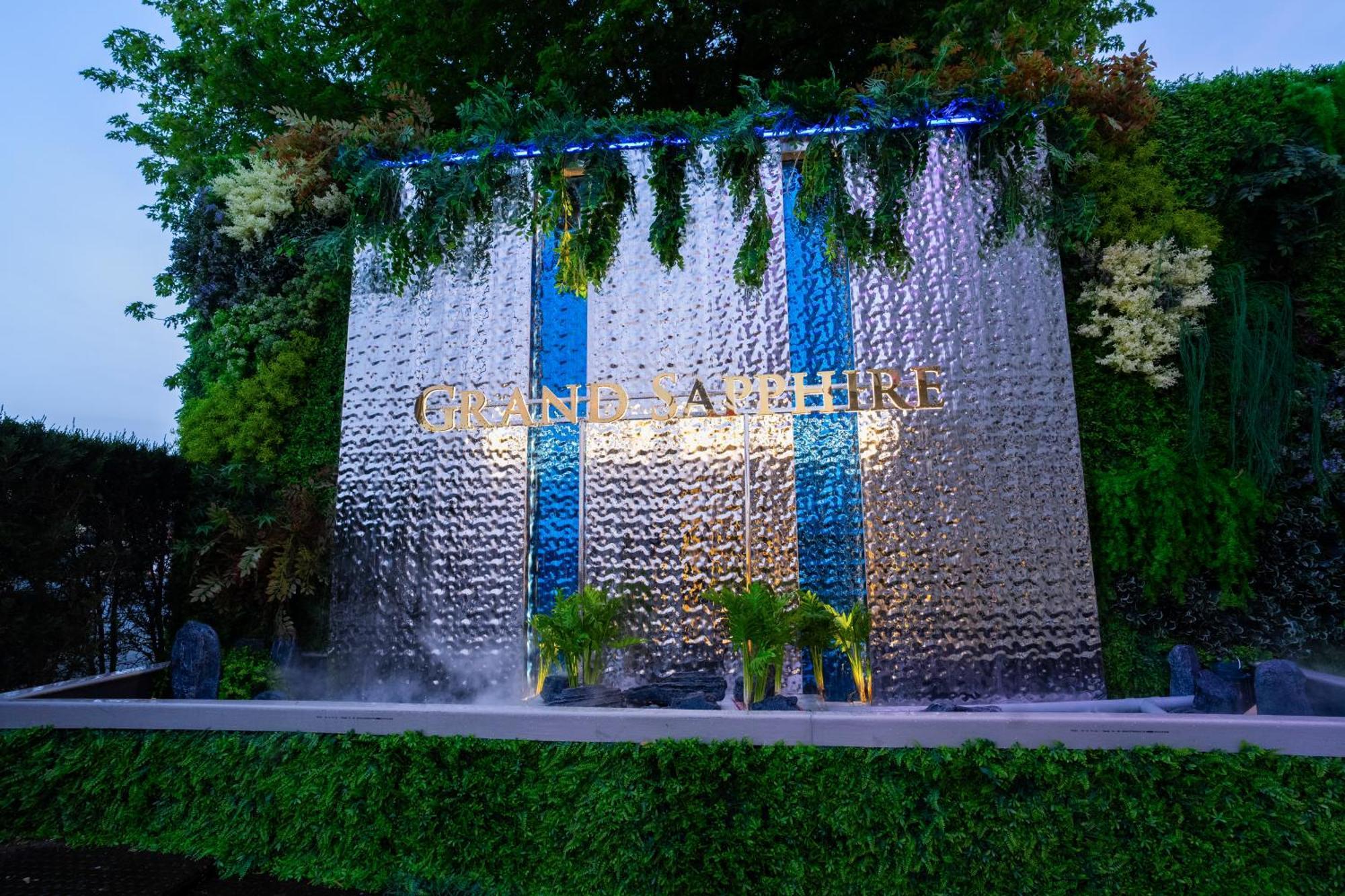 Grand Sapphire Hotel & Banqueting Croydon Exterior foto