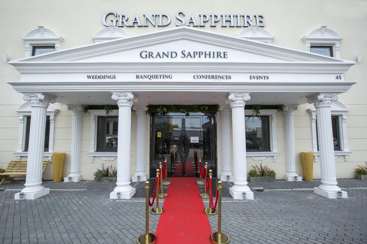 Grand Sapphire Hotel & Banqueting Croydon Exterior foto