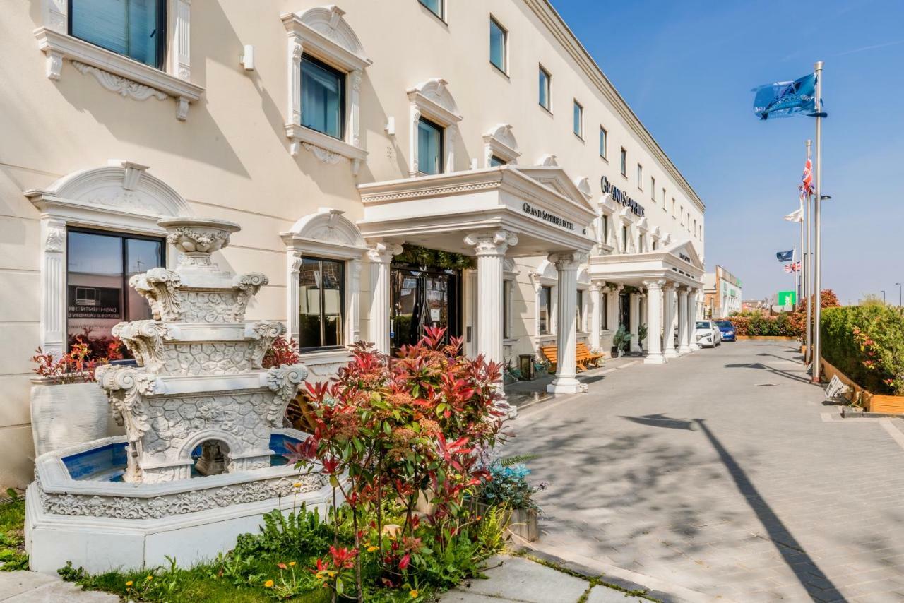 Grand Sapphire Hotel & Banqueting Croydon Exterior foto