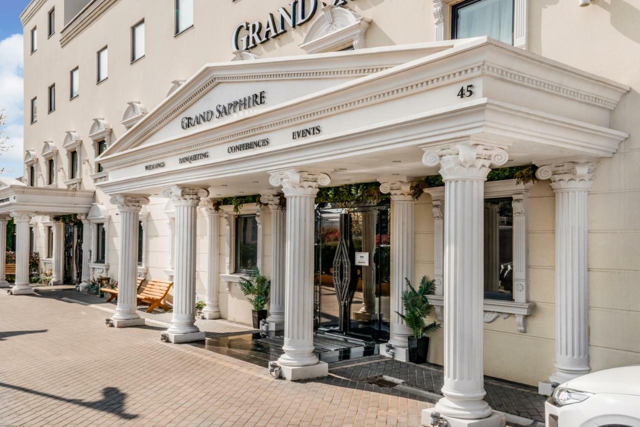 Grand Sapphire Hotel & Banqueting Croydon Exterior foto