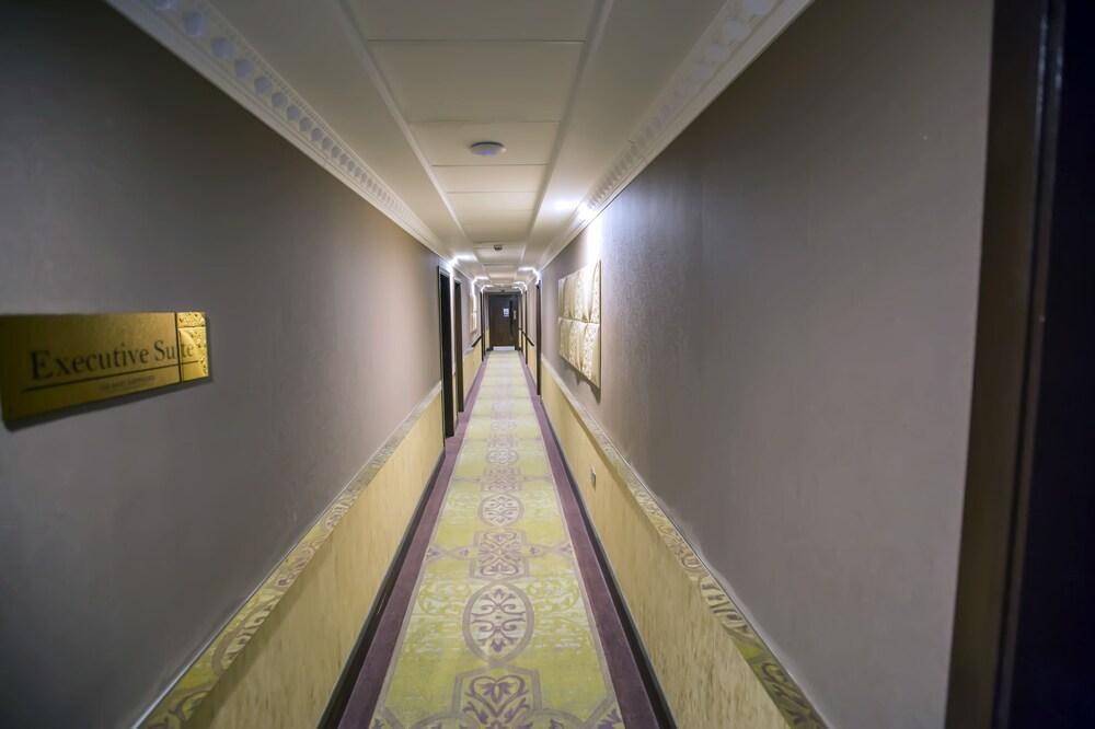 Grand Sapphire Hotel & Banqueting Croydon Exterior foto